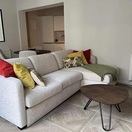 Place2be Апартаменты *